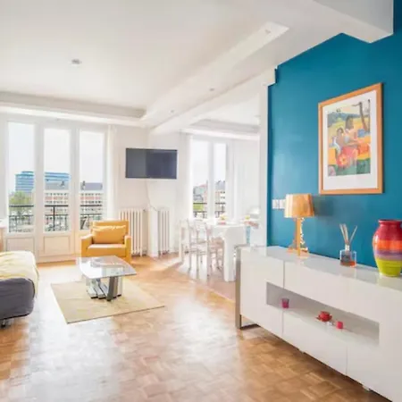 La Passerelle Apartment *